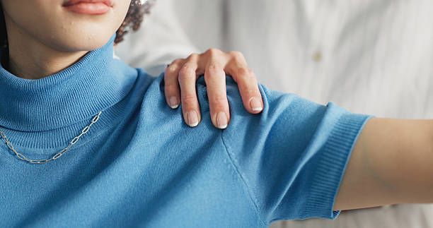 Warning Signs Your Shoulder Pain Needs Treatment